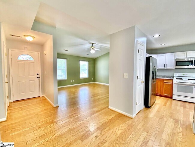 Foto del edificio - 9 Falcon Ridge Way