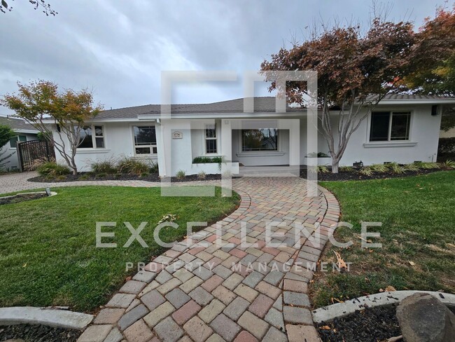 Foto del edificio - Beautiful Home in Willow Glen With Solar, ...