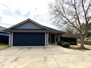 Building Photo - 1713 Palasota Dr