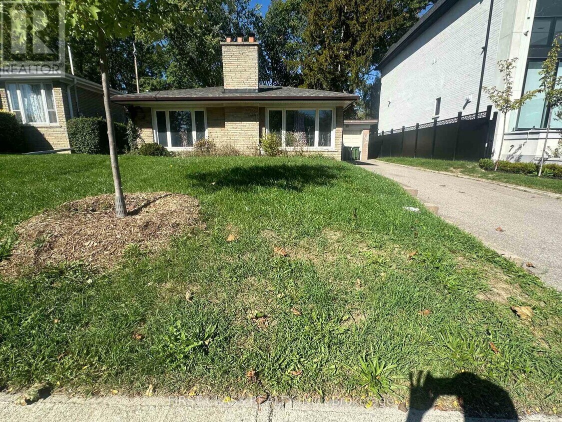 Primary Photo - 118 Holcolm Rd