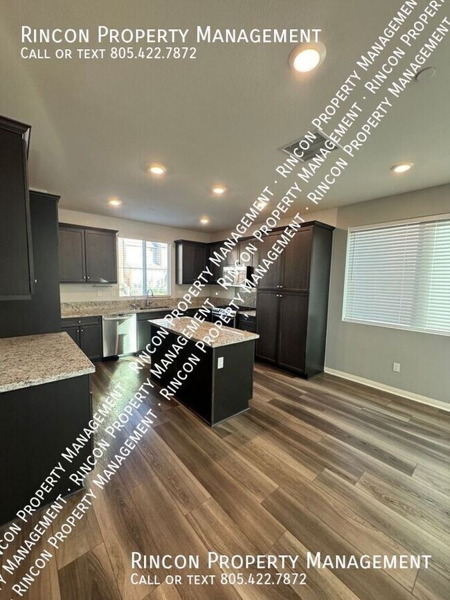 Building Photo - 4 bedroom, 3.5 bath Home at in Santa Paula