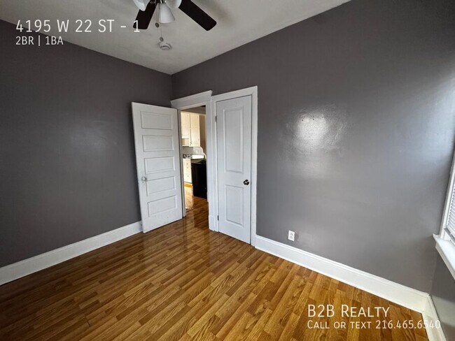 Foto del edificio - 4195 W 22nd St