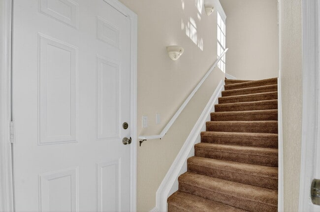 Building Photo - 1301 Belmont Pl