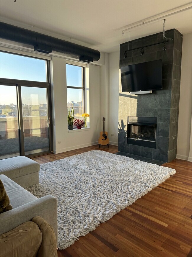 Foto del edificio - 1301 W Madison St