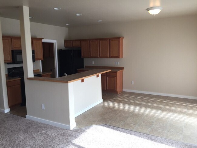 Building Photo - 2534 SW Cascade Mountain Ln