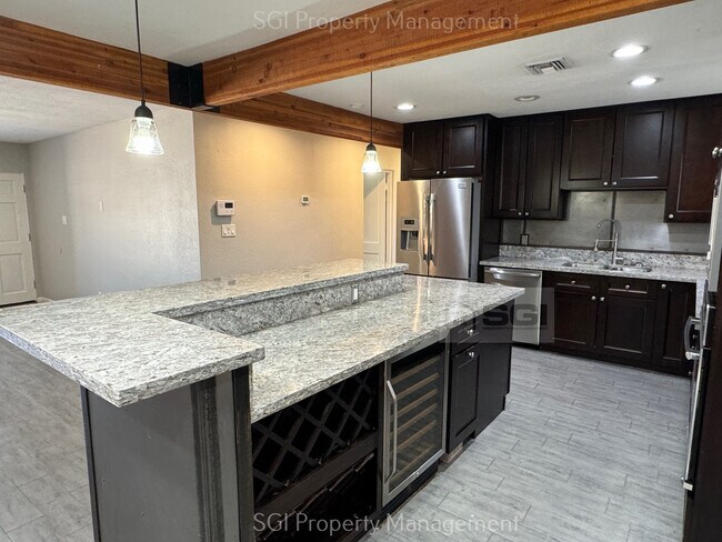 Foto del edificio - Uptown Phoenix location!