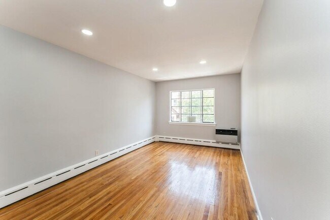 Foto del edificio - 103-28 115th St