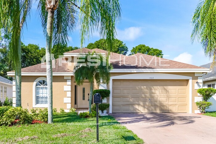 Primary Photo - 1464 Lake Breeze Dr