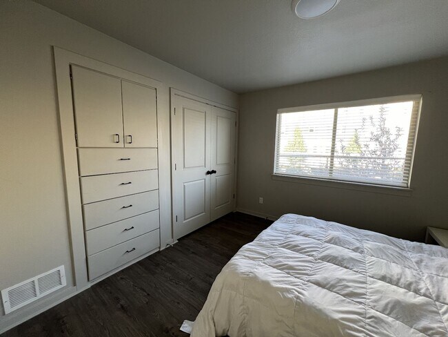Foto del edificio - 2 Bedroom Pet Friendly Unit for Rent in Provo