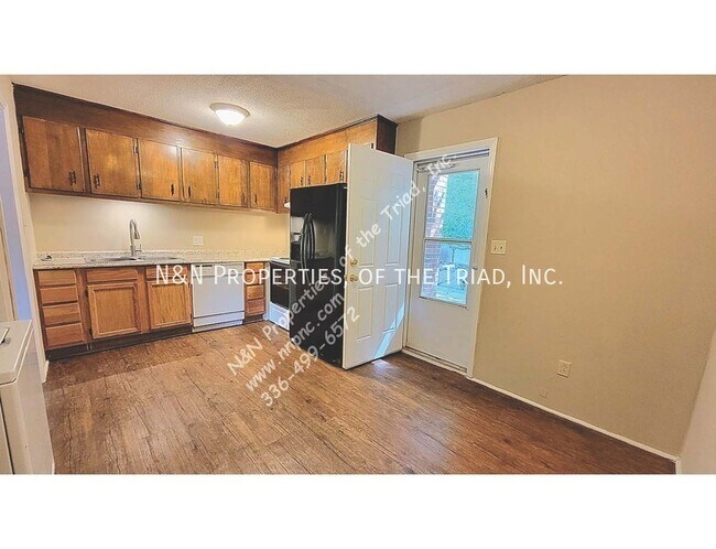 Foto del edificio - 3624 Yarbrough Ave