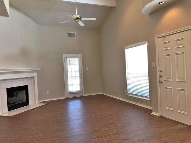 Foto del edificio - 8400 Hickory St