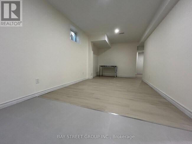 Building Photo - 33 Jeffrey Nihda Crescent