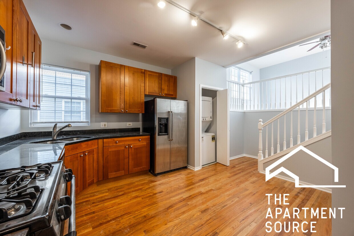 Primary Photo - 2320 W Adams St