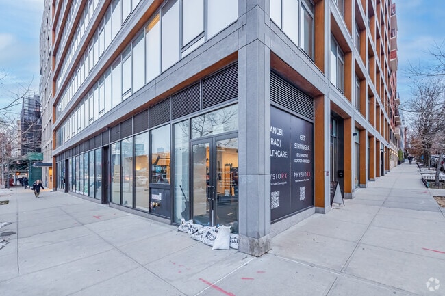Building Photo - 275 4th Ave