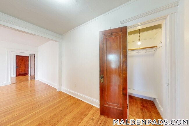 Foto del edificio - 170 Maple St