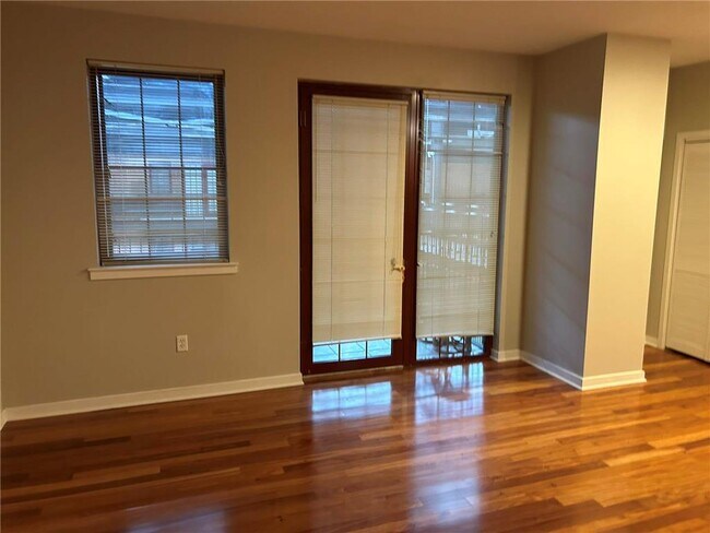 Building Photo - 11 W 2nd St