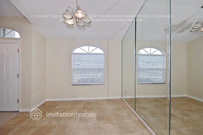 Foto del edificio - 1699 Rustic Way
