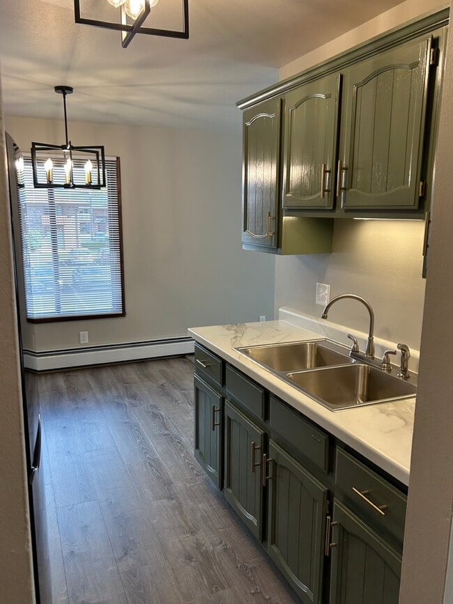 Building Photo - 2125 Camelot Court