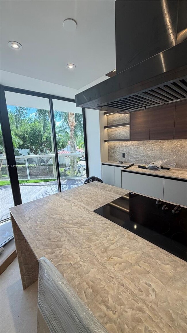 Building Photo - 3610 Yacht Club Dr