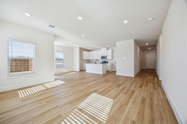 Building Photo - 2900 Woodbrook Dr