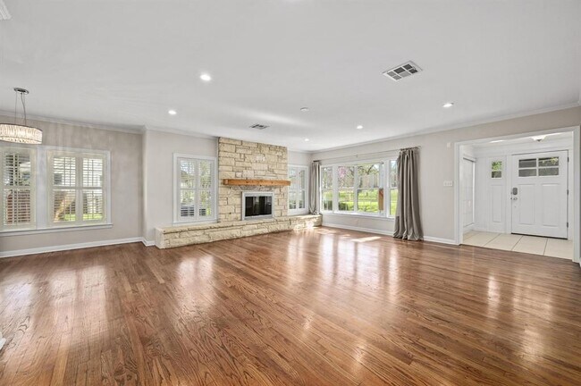Foto del edificio - 2500 Winsted Ln