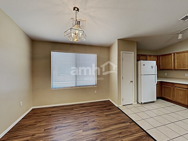 Building Photo - 11110 W Willow Field Dr