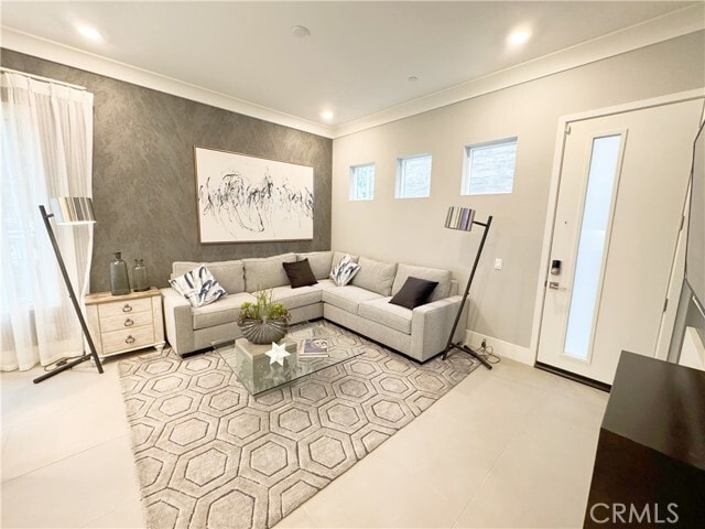 Primary Photo - 64 Spacial