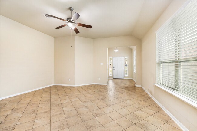 Foto del edificio - 9420 Savannah Holly Dr