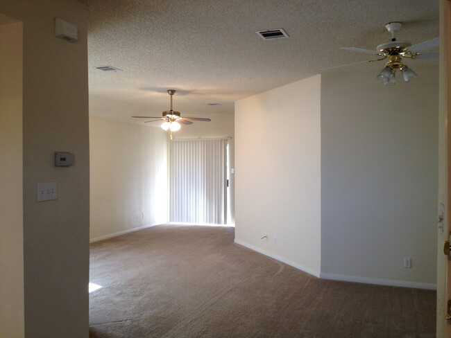 Building Photo - Duplex