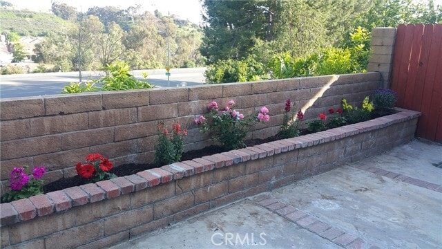 Building Photo - 22142 Summit Hill Dr