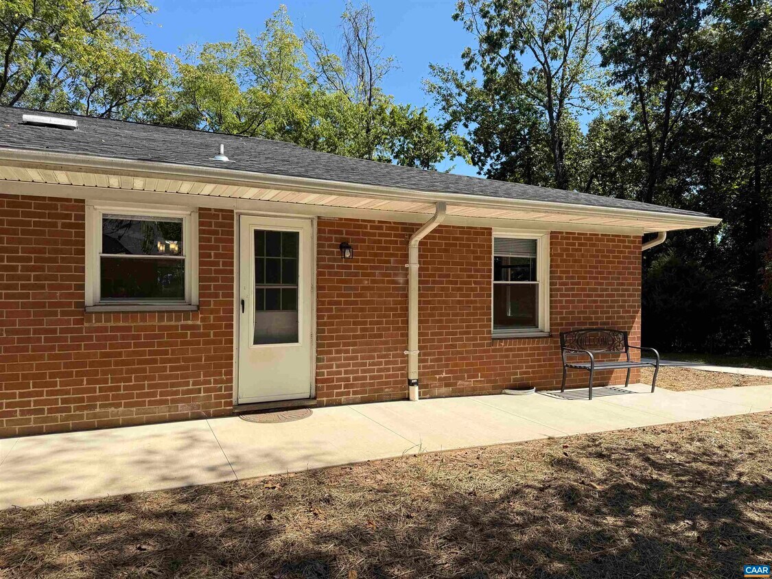Primary Photo - 1272a Rio Rd E