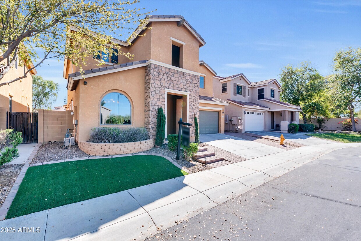 Foto principal - 3443 S California St