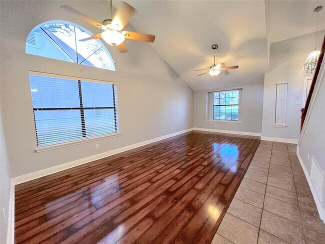 Building Photo - 6603 Luckenbach Ln