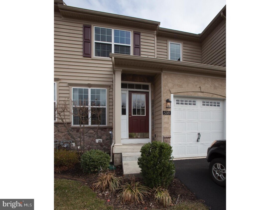 Primary Photo - 3249 Brookside Dr