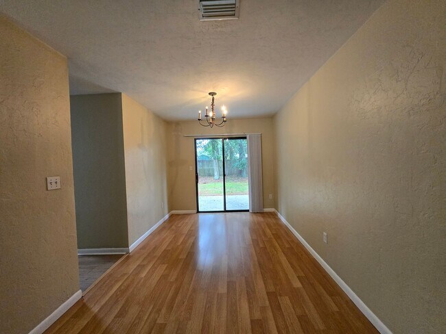 Foto del edificio - 4402 NW 30th Ter