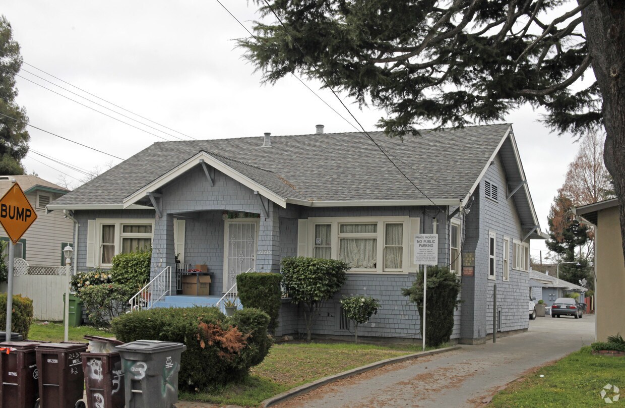 Primary Photo - 22231-22235 Peralta St