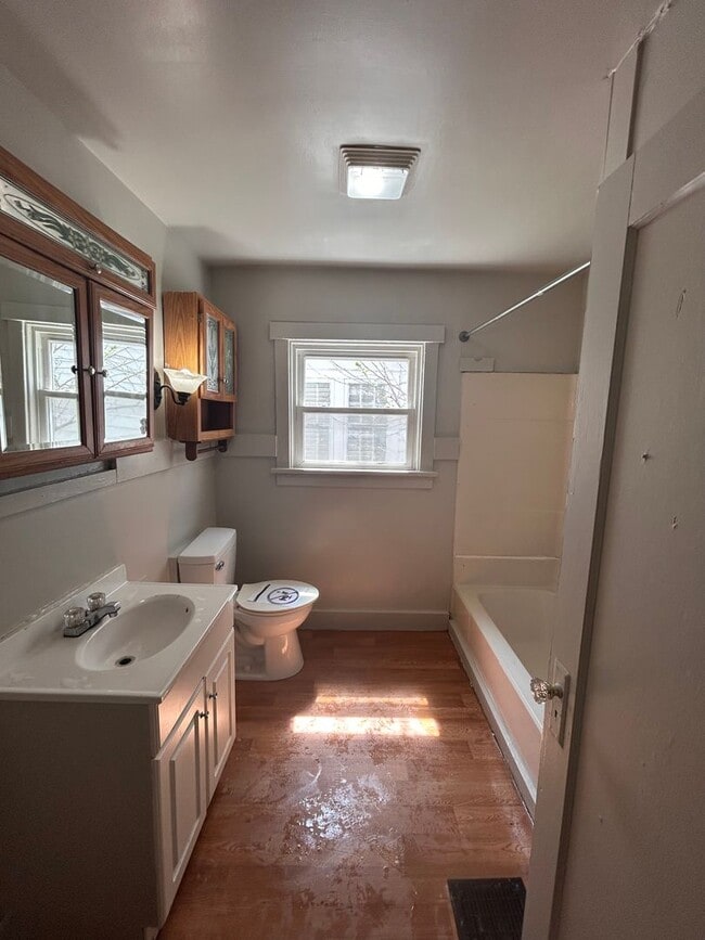 Building Photo - 4205 Robinwood Dr