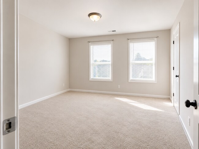 Foto del edificio - 404 Laurel Pk Dr