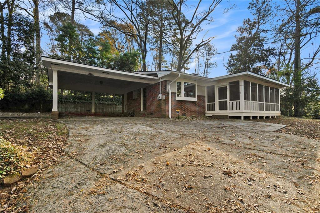 Foto principal - 607 Lakeshore Dr NE