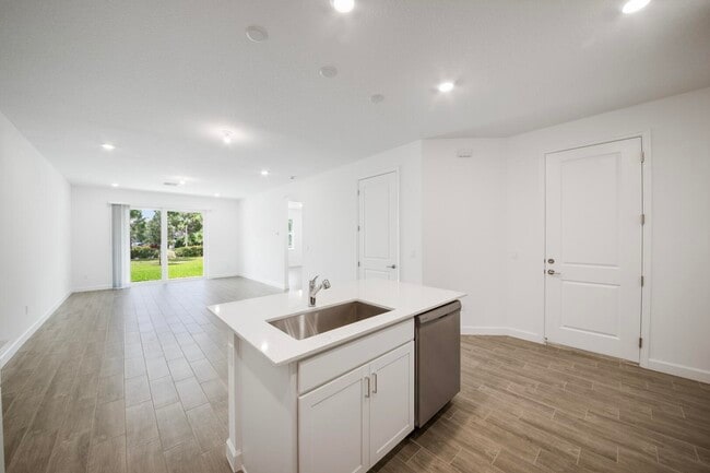 Building Photo - 13840 Hero Path