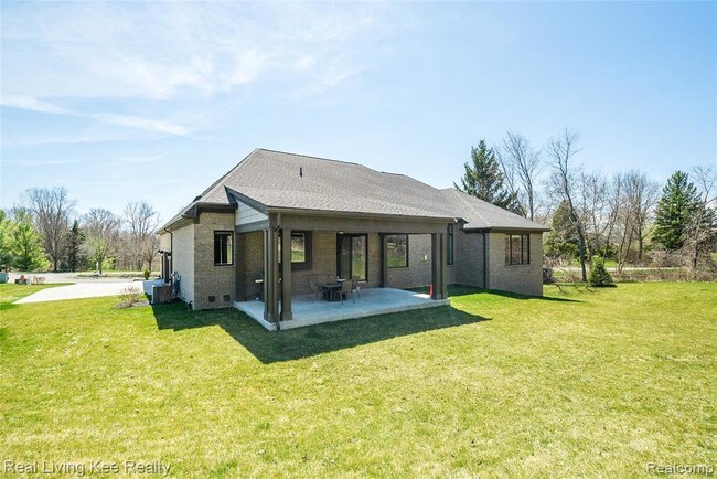 Foto del edificio - 2960 Plum Creek Dr