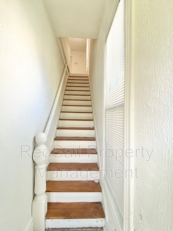 Foto del edificio - 1136 Jackson Ave