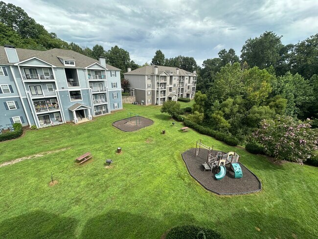 Foto del edificio - 700 Vista Lake Dr
