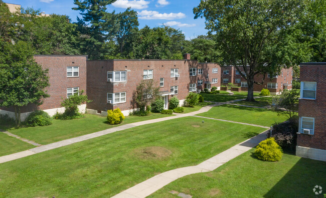 Building Photo - Greene Tree Apartments