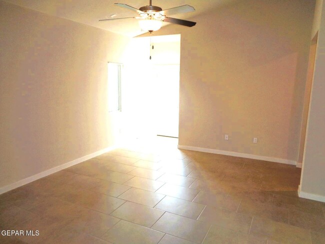 Building Photo - 14932 Tierra Haven Ave