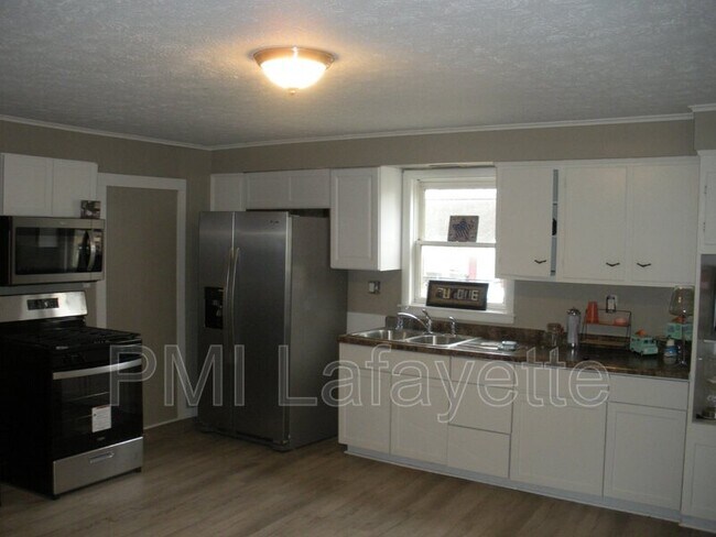 Foto del edificio - 128 N Perry St