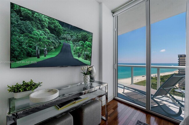 Foto del edificio - 6515 Collins Ave