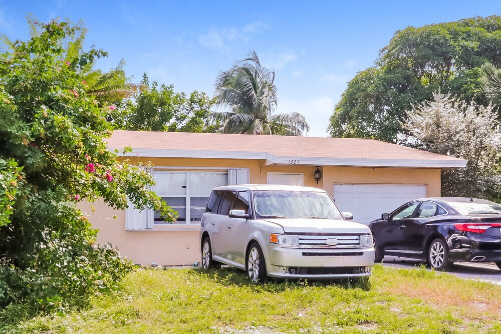 Foto principal - 1321 SW 21st Way