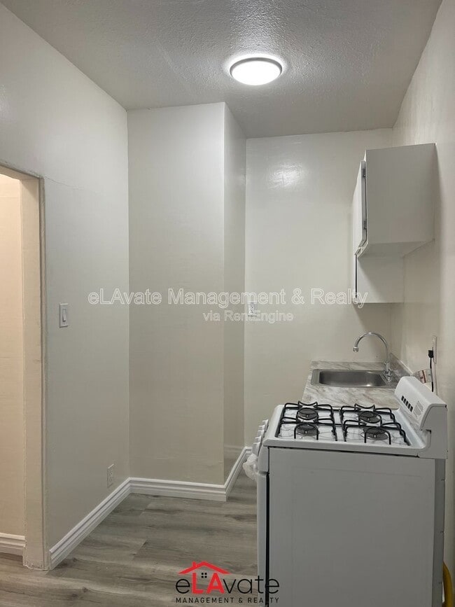 Foto del edificio - 832 S Fedora St