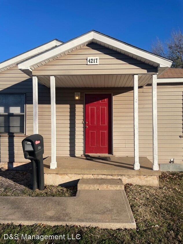 Primary Photo - 4 br, 1 bath House - 4217 SE 43rd